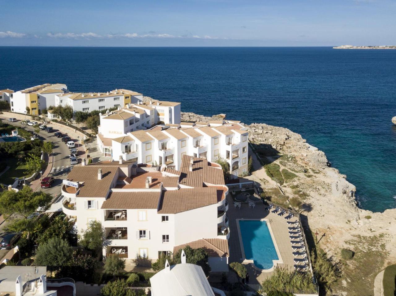 Apartamentos Sol Ponent Cala Blanca  Exterior photo